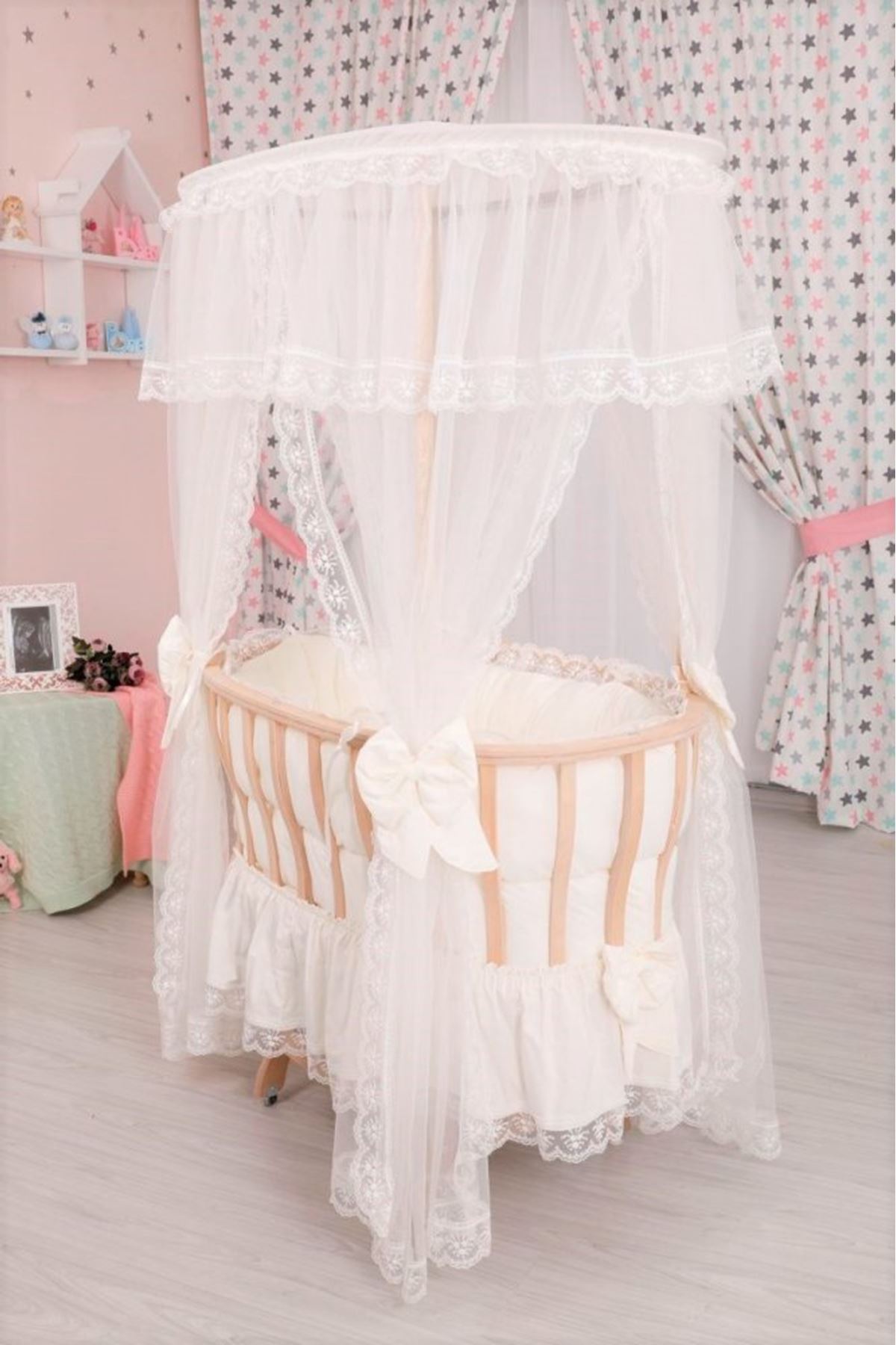 Cream French Lacy Sleeping Set Cradle With Natural Wooden Roof