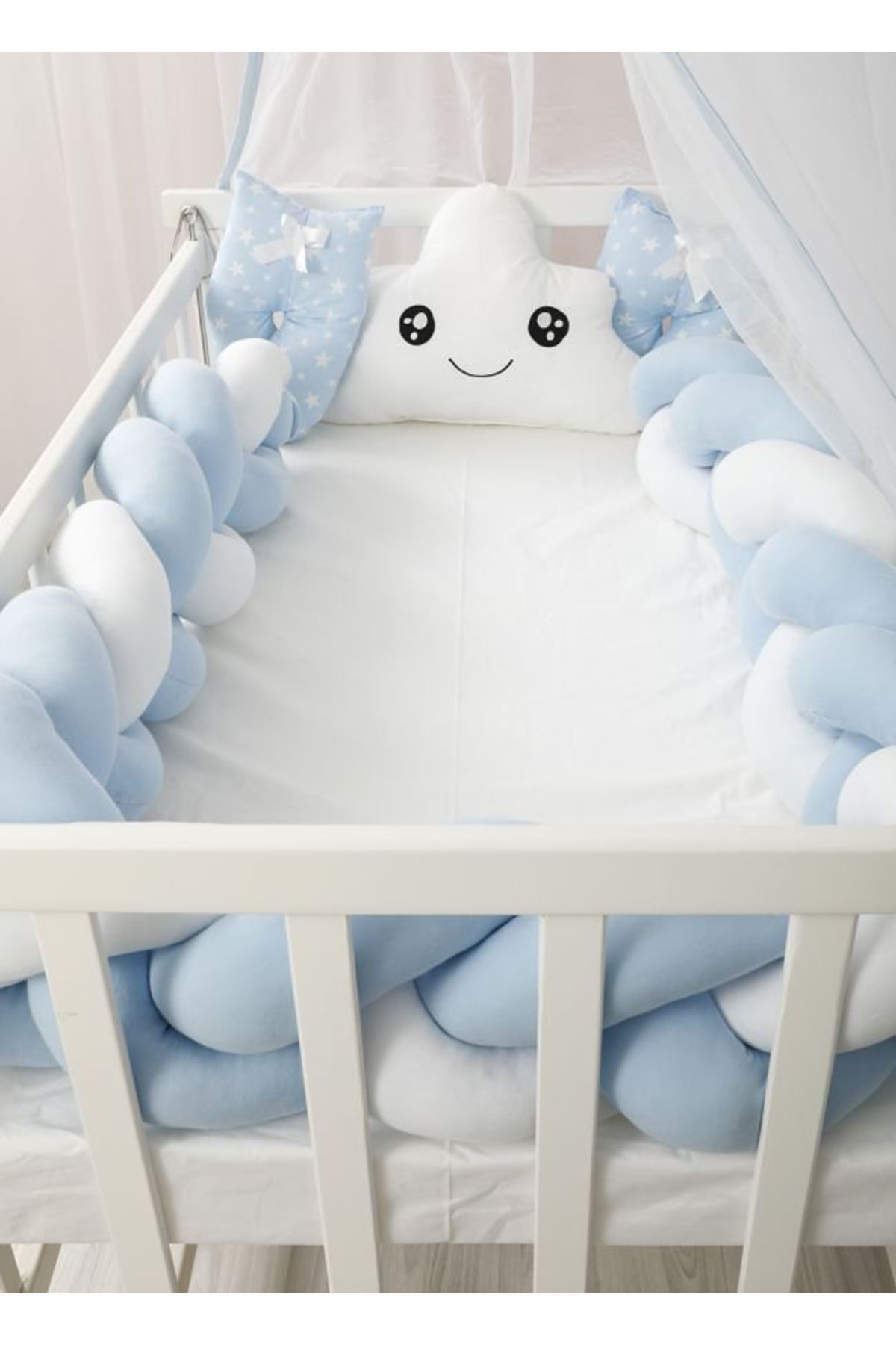 سرير أبيض مستطيل 5 سنوات جدله أزرق