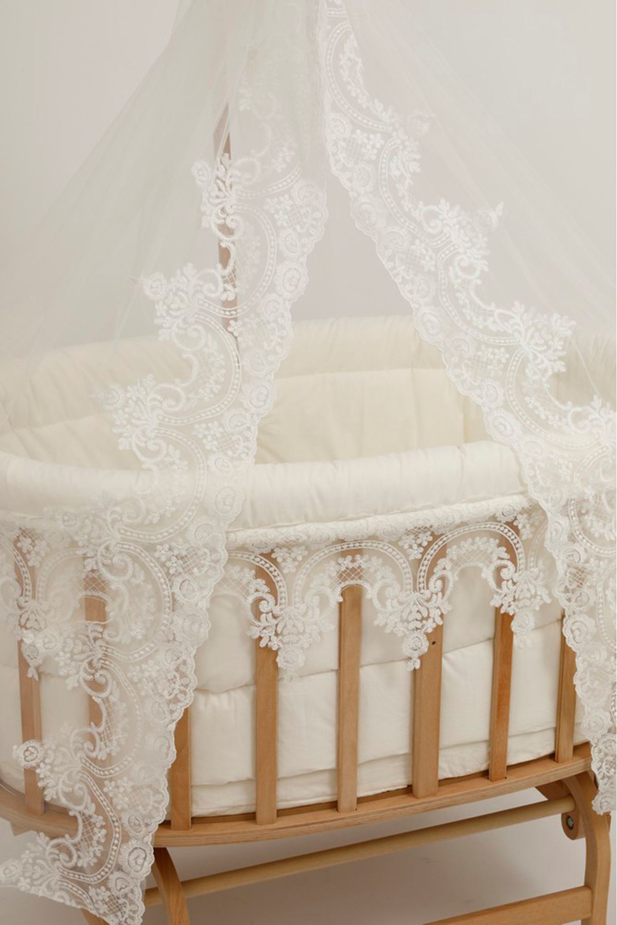 Baby Cot with Guipure Sleeping Set