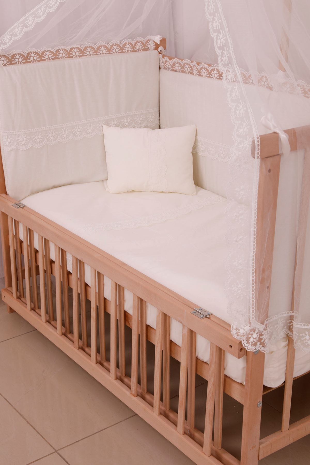 Cream Lacy Graded Natural Bed Baby Cot